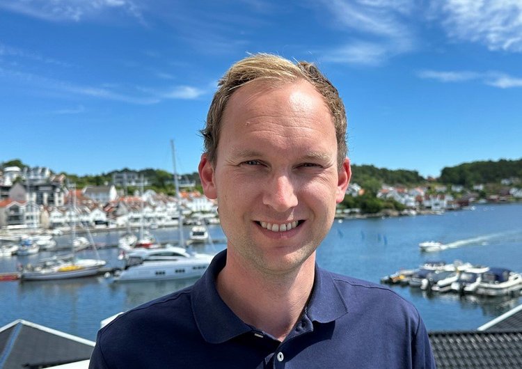 Portrait of Kristoffer Hurv from Driiv, Norwegian partner of amina, supporting scalable EV charging infrastructure across the Nordic region.